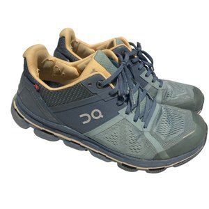 Womens On Cloud sneakers gray size 9